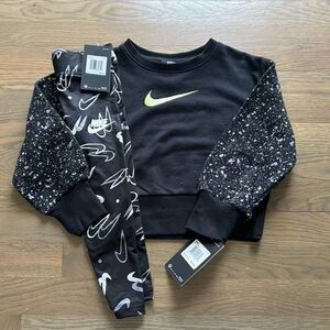 NWT Nike Little Girls Set size 5